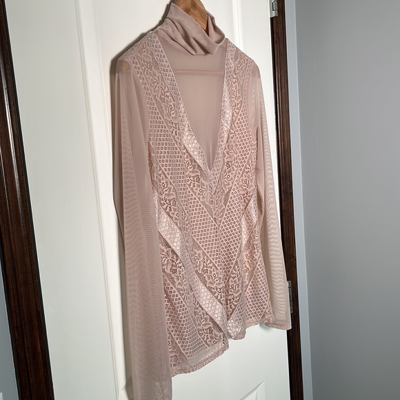 GUESS Riva Mesh Turtleneck Top - Picture 3 of 8